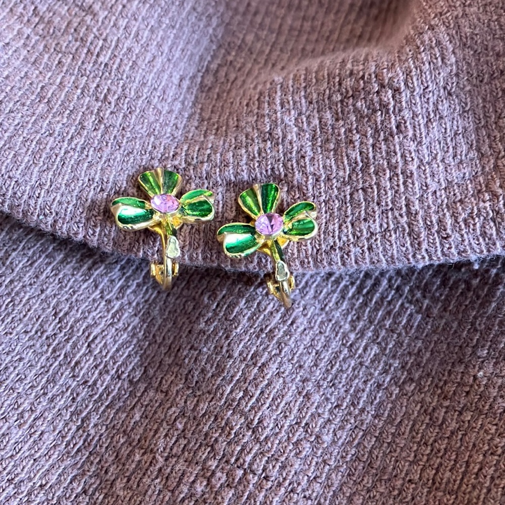 Vintage clip shamrock earrings